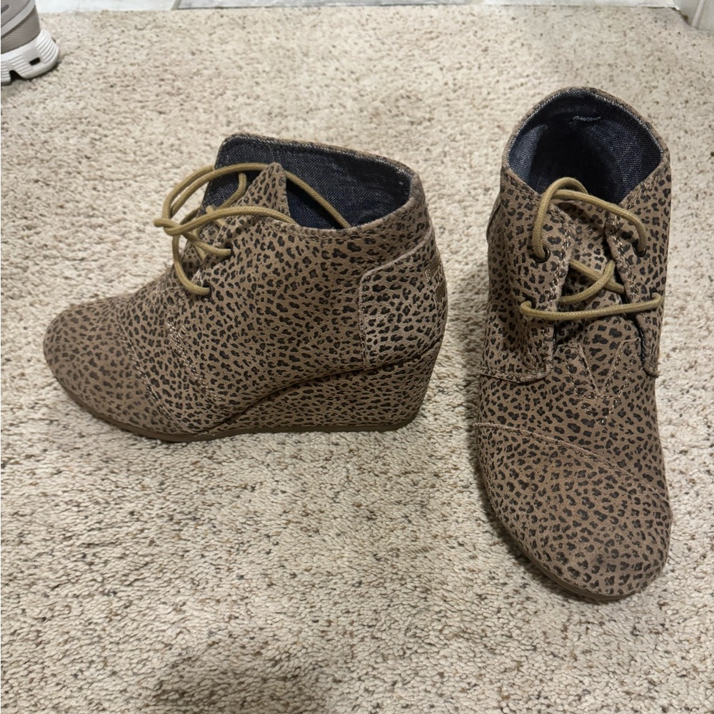 Tom’s Booties. Size 7